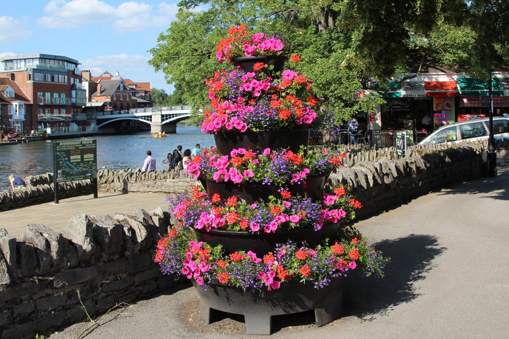 Flower display, Windsor Town Bridge, Windsor Beautiful England Photos