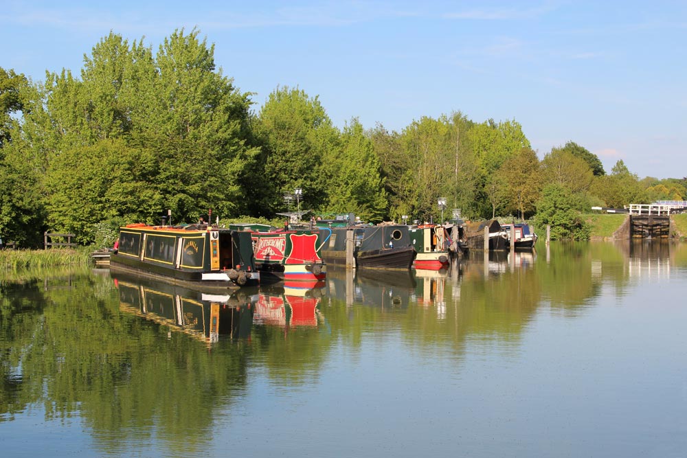 canal boat day trips devizes