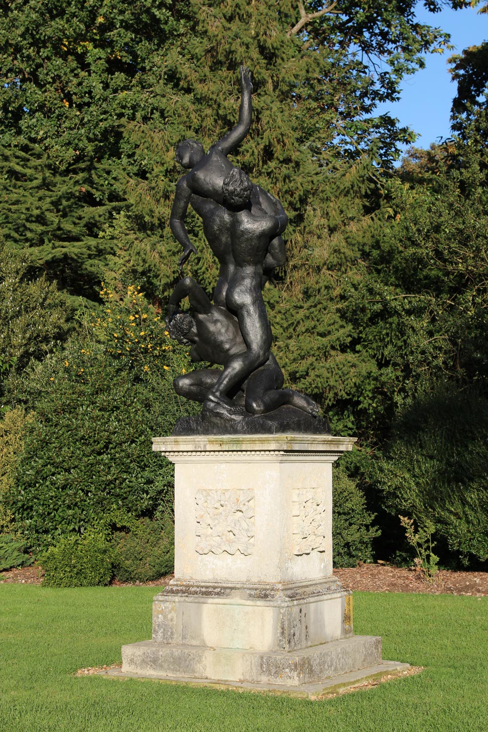 Sabine statue, Amphitheatre, Painshill Park, Cobham - Beautiful England ...