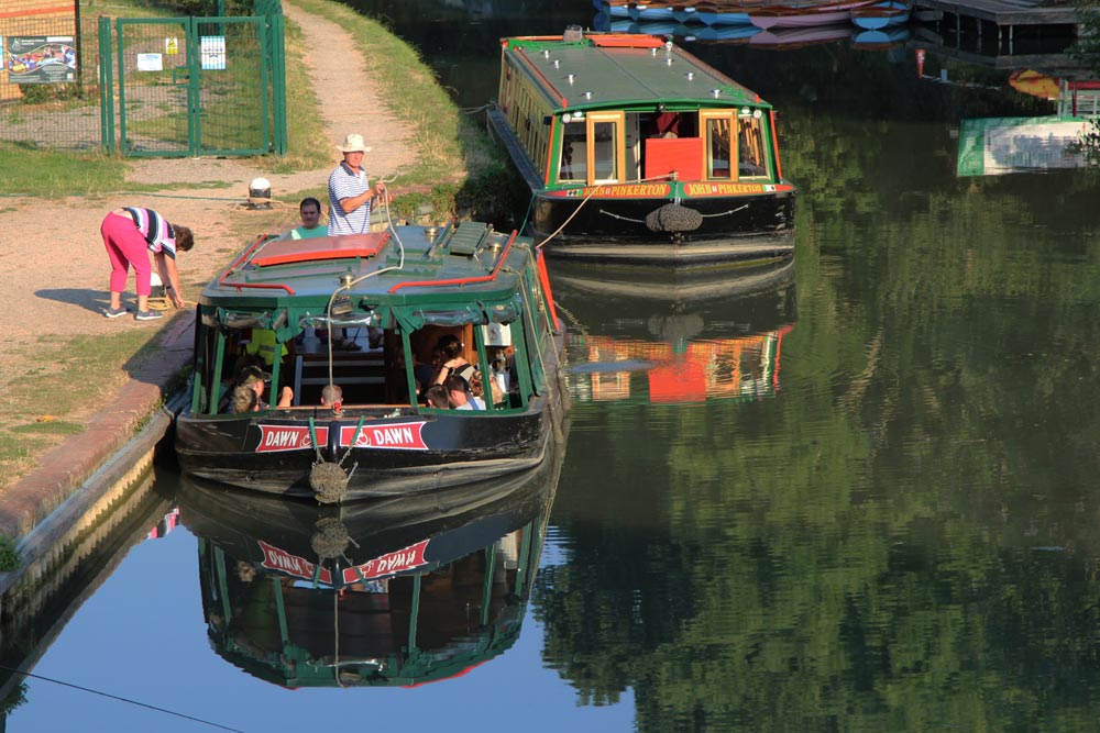 canal cruise england